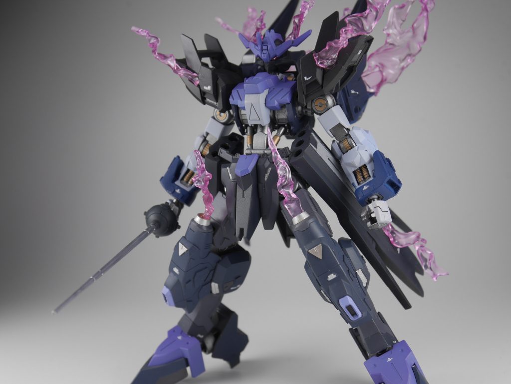 ガンダムヴィダール及びキマリスヴィダールの機体をベースとして、
エフェクトパーツを作成し、ファントムガンダム風の炎を纏ったようなデザインにしました。