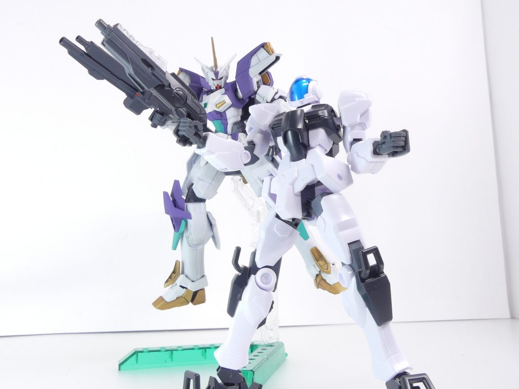 PXシステム:ジェミナス系統が搭載している反応速度・出力増強システム。本機も勿論使用可能。フラッシュシステム:これに加え、モチーフが「月」と言うこともあり、ガンダムXのビットMS連携システムも盛り込まれている。GBN-ガードフレームを2~3機召喚、戦闘に参加させることができる。管理サイド権限も合わせたガードフレームとの連携は、襲いかかる障害を打ち破る。これもあって胸部の緑部分は元キットのシールです。