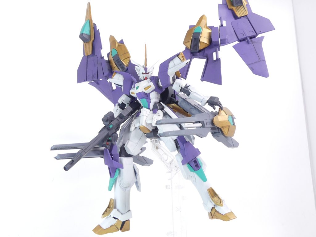 最終決戦仕様:のちの「ラストミッション」・・・最終決戦では、リフレクトプレートの位置を本来のグリープに近い位置に変更した上でさらなる武装増強が行われた。具体的には対艦ミサイルとダインスレイヴ。共に激戦を見越した強力な武装。使った後は投棄し機体重量を軽減。最終決戦はまだ少しだけ先ですがここで一応。