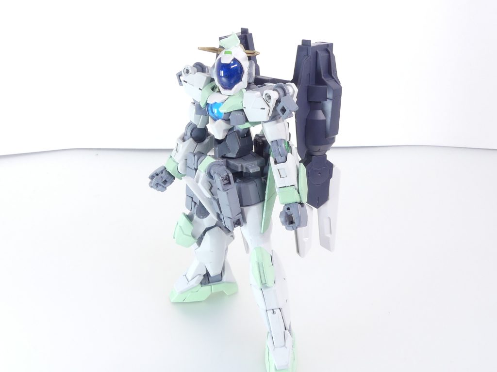 バックパックジョイントパーツ：今回も勿論付属。コアドッキング・通常のＡＧＰ穴持ちガンプラ、双方でベストな組み合わせを探してみよう。ジョイントパーツは片側がＡＧＰ２軸、もう片方がプラネッツ軸。横には３ミリ穴が２個、武装を懸架できます。今回は背負いものがない分普通のＨＧＢＣのジョイントに近いかな。