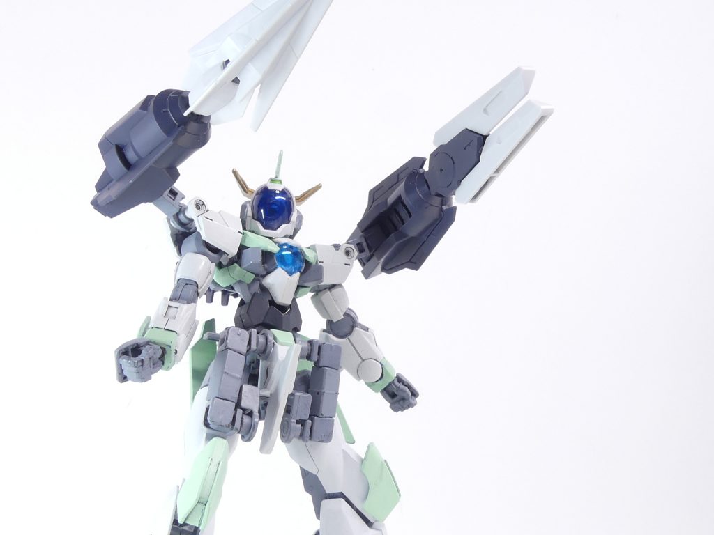 ブレーカドリル：ドリルのような先端で穴を穿つパワー型の武装。純粋な接近戦用武装であったマーズフォーと異なるパワーを追求する指向は、対ガンダム・フレームも想定しているとされる。持ち手を外せば肩などに取り付け可能。プライヤは二重関節で展開可能。