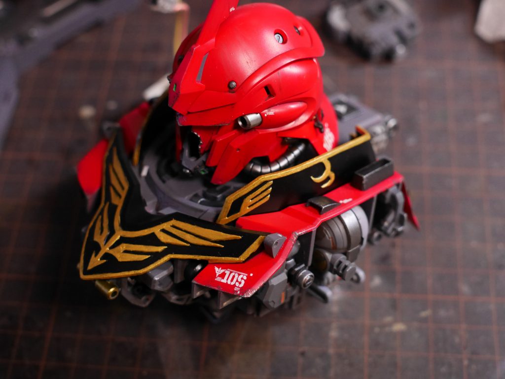 擦れそうな外装はスポンジチッピングとドライブラシと雨だれ中心。内装はオイル汚れ的なウォッシング中心。汚し方法にも差を出します。