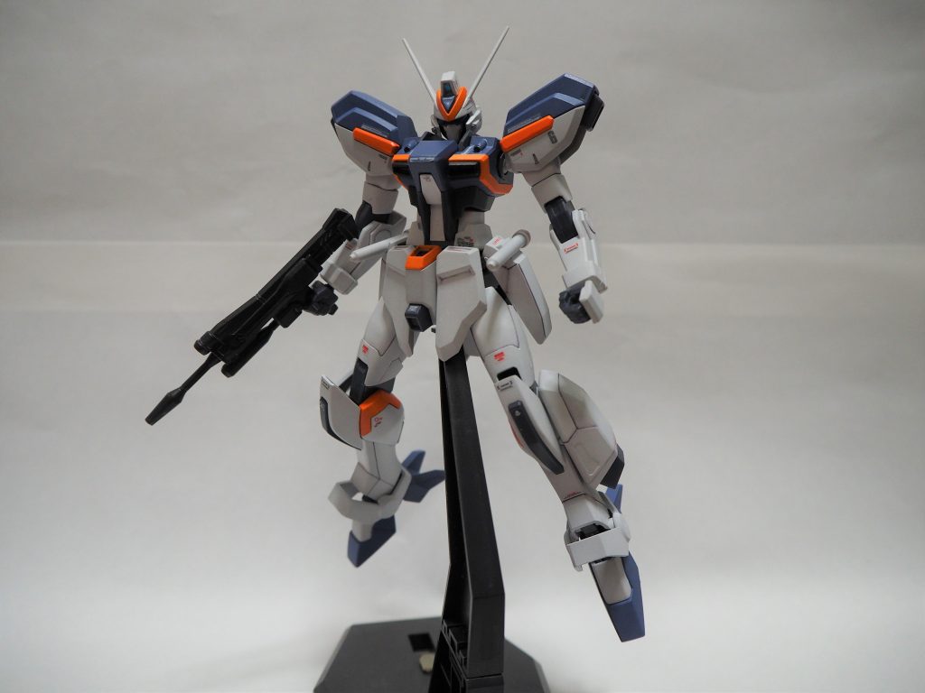 素の状態
本体よりもバックパックで印象を変えたいのでマスク部分以外は加工してません。細マッチョでいいスタイルしてます。