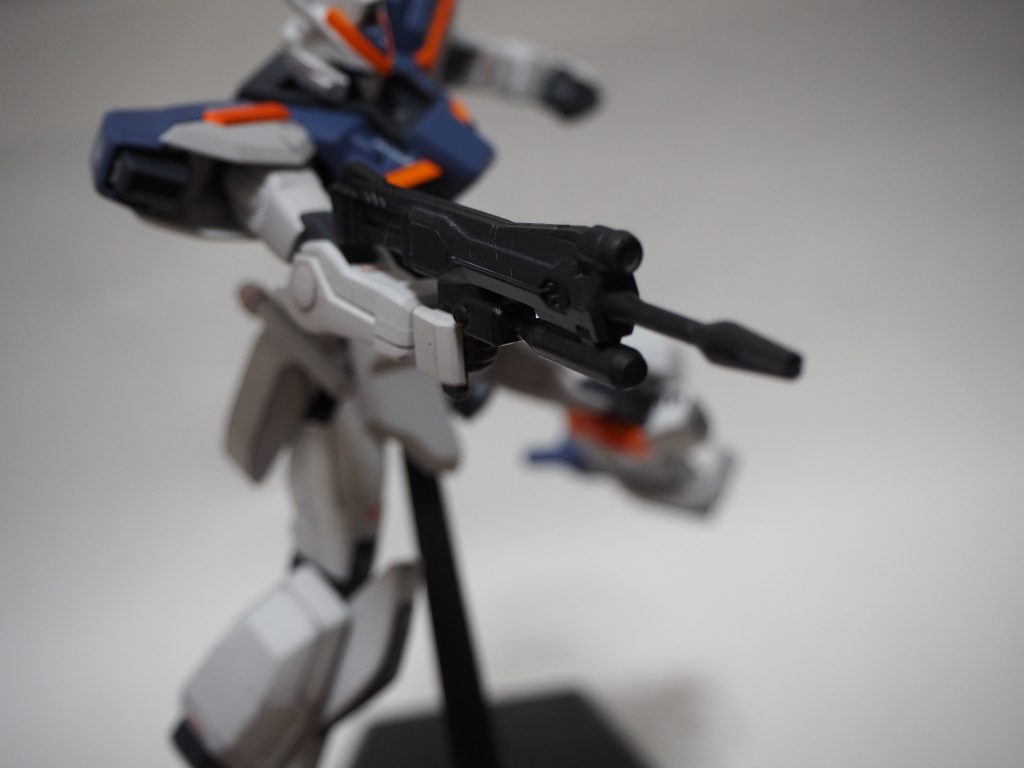 57mm高エネルギービームライフル
デュエルの持ち物でした。個人的にこれのほうが好きなのでライフルはこれにしました。連合製なので違和感なくてよき。