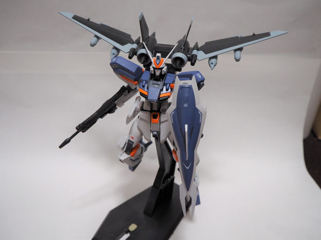 ジェットストライカー
渋めのカラーに塗装。
エンジンやら主翼のラインやらミリタリーチックで好きな装備なのですが今回はあくまでオマケ。