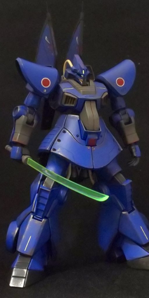 設定長くてすいません💦
ここからは製作ポイントを😅
今回は製作期間を１週間としてその中で出来る事、割り切る事を設定して作りました。大幅なミキシングは無しで、本体はアンテナの切除、胸部の一部にスジ彫り追加、肩アーマーを左右対称にし、武器のみ他キット流用としました。