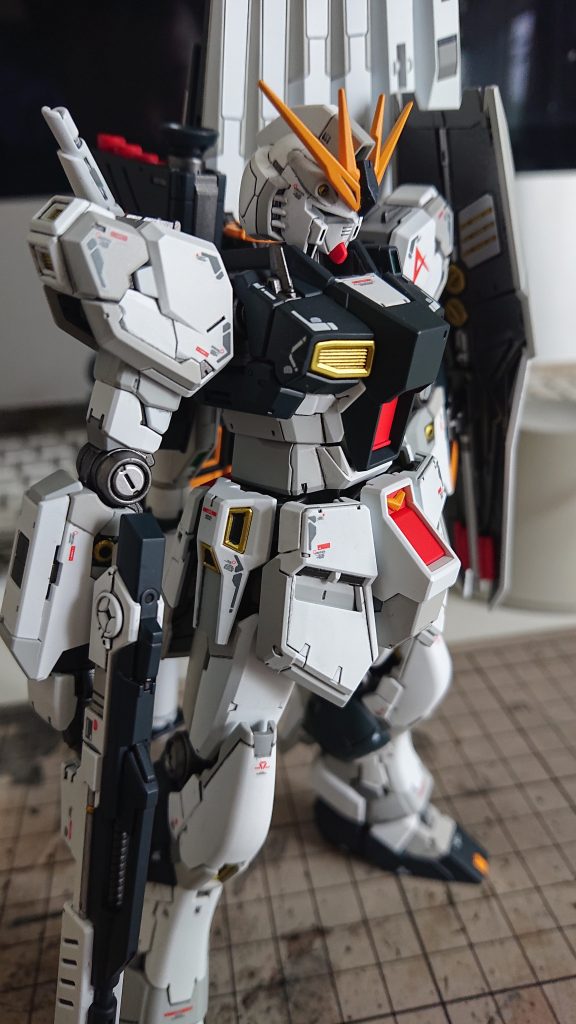 ちょっと見にくいですが、シールド裏も塗り分け