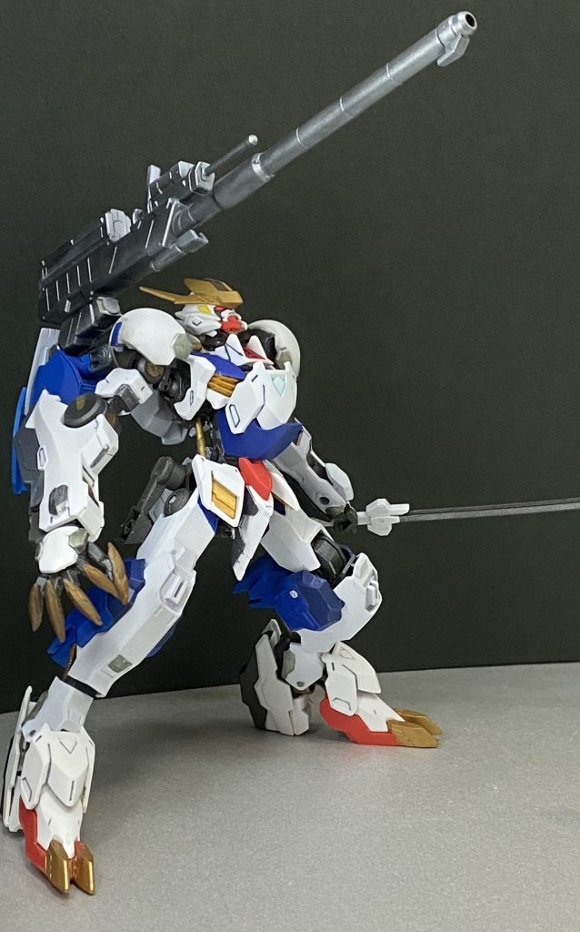 初期出撃時の装備。
15年たっても技術的に進んでるという事はなく、当時の物と同じ武器が多く現役で使われており太刀、滑腔砲を装備した状態。