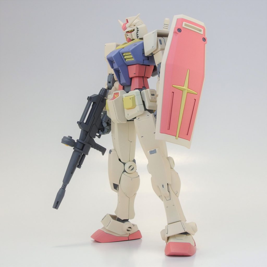 仮組み中、これはHJモデラーズのセイラマスオカラーセットで塗装しようと決めました。なので、赤青黄はセットのまま、セット外のオフホワイトはかなりベージュ寄りに。