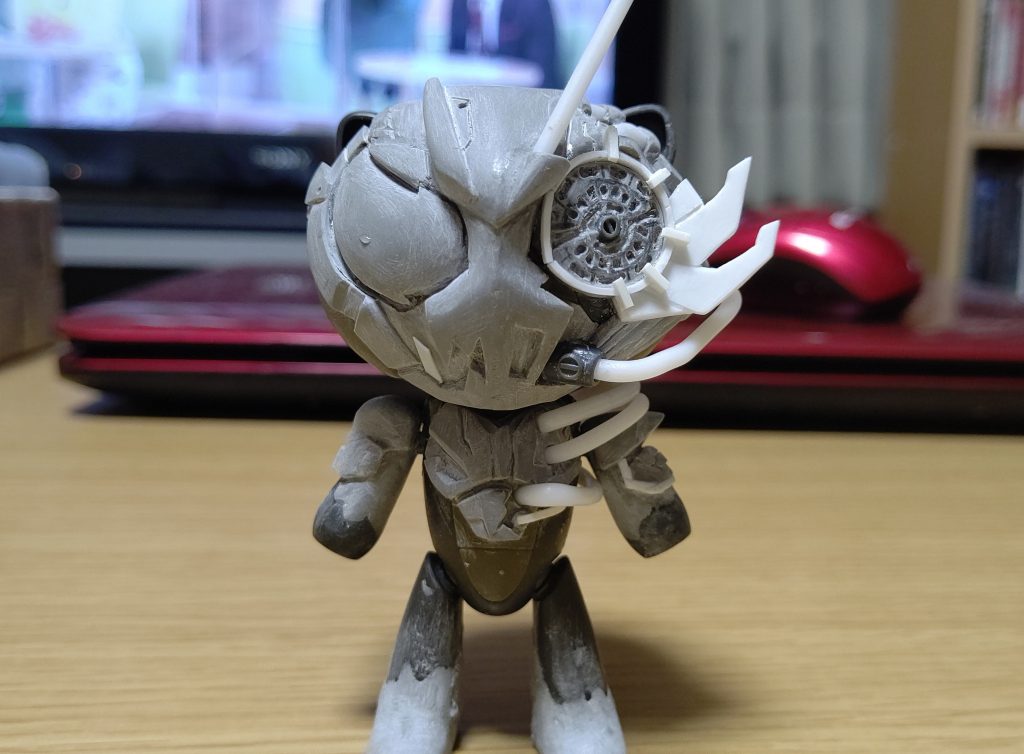 ボディの製作途中。何本もパイピング失敗でプラ棒を使いました💦