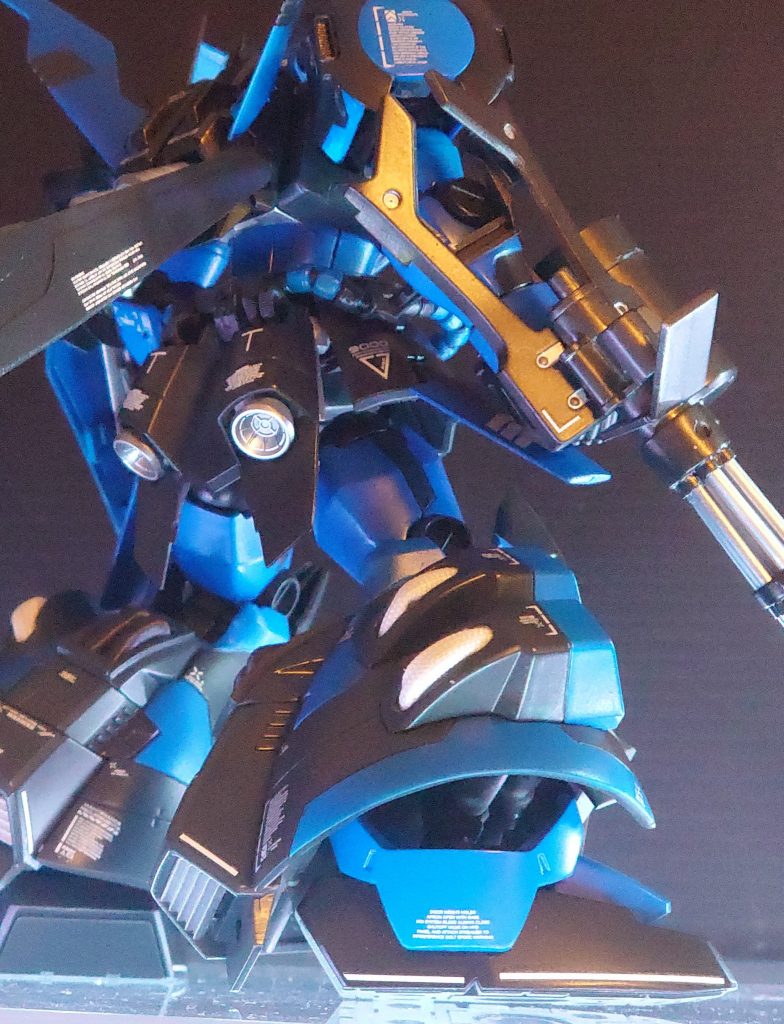 エネルギータンク、
脚部へチューブを増設しました