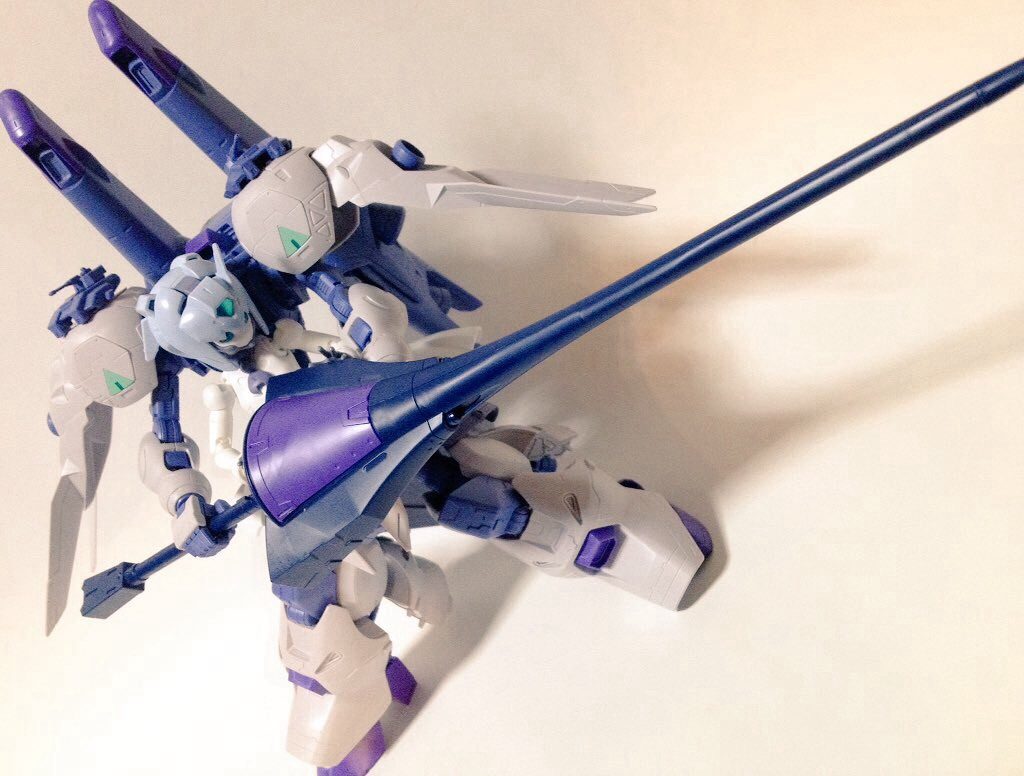 長大なグングニルを軽々扱う可愛いサラちゃん!敵はケツをまくるしかない!?