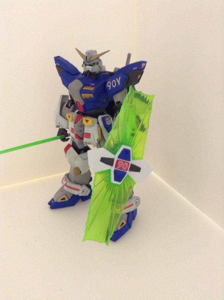 ビームシールドは手に持たせることも出来ます。