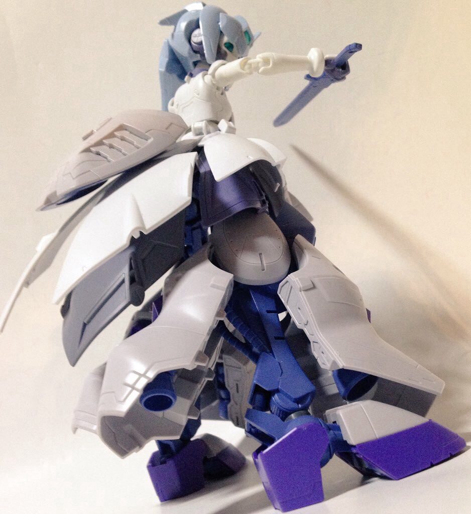 ドムのように舞いギャンのように刺す。いつもの儚げなサラちゃんからはおもいもよらない迫力だぞ!