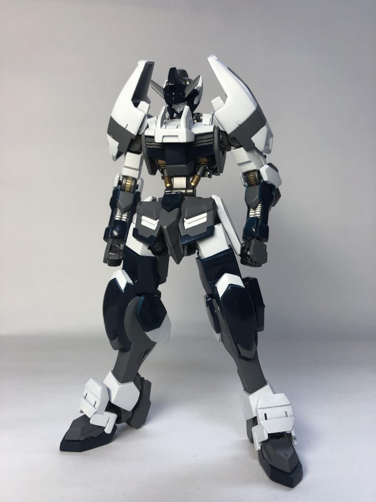 武装なし
3ミリ接続にしたので穴が目立っちゃいますね〜
以下アクション