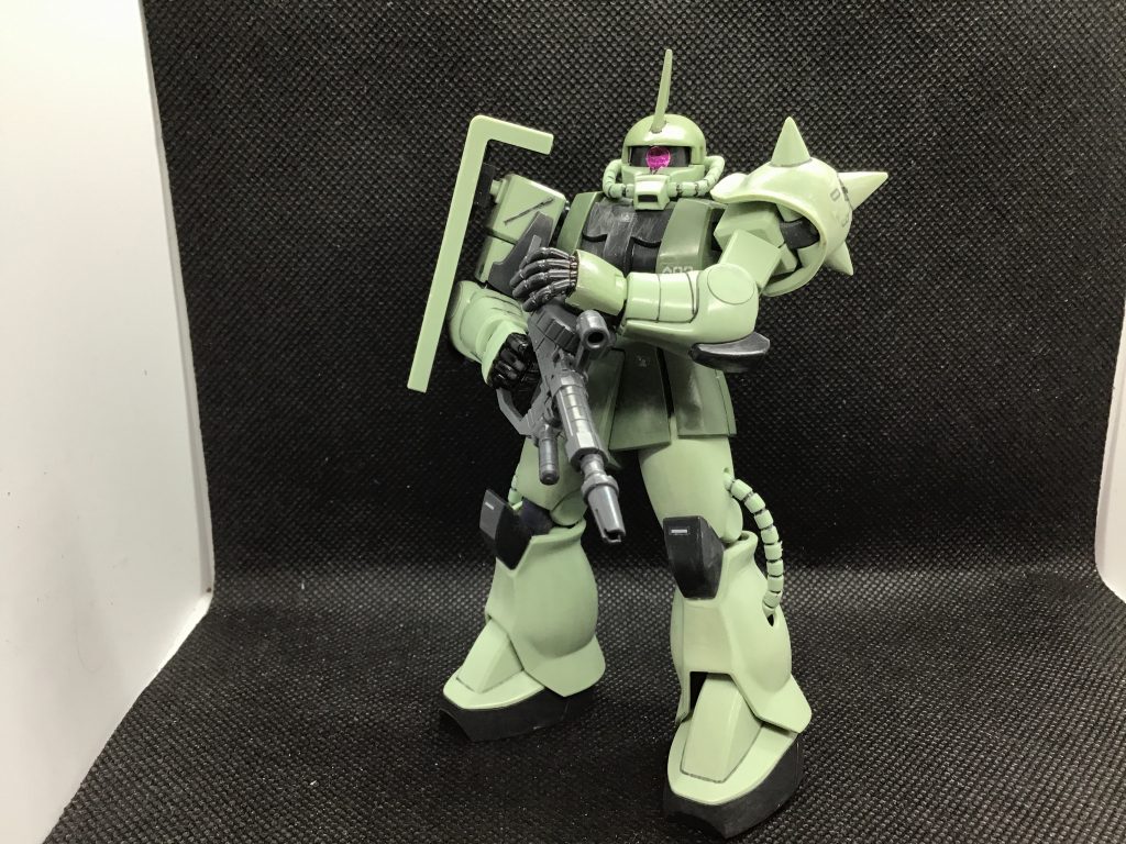 ザクスナのあまりパーツを使って平手パーツを作ってみました。旧hgは造形が良い!