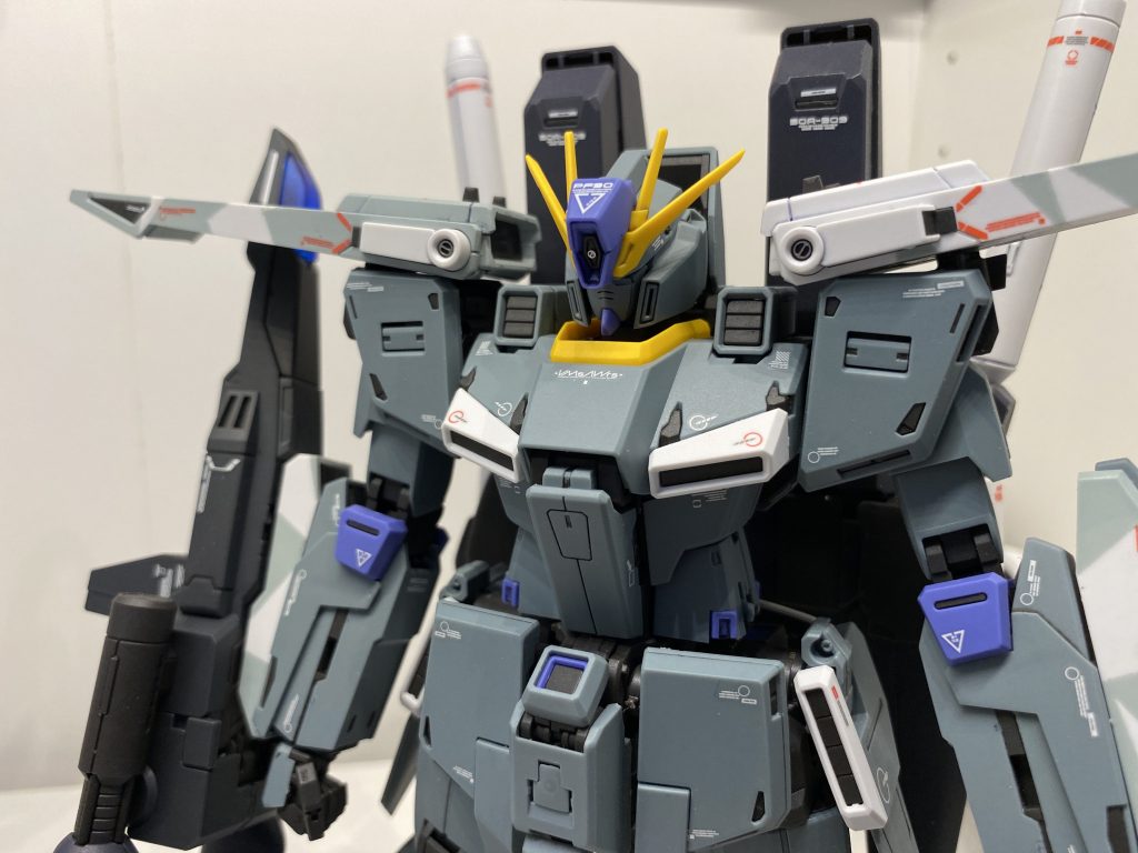 額のダミーハイメガキャノンにはダミーを示すマイナスモールドを追加。