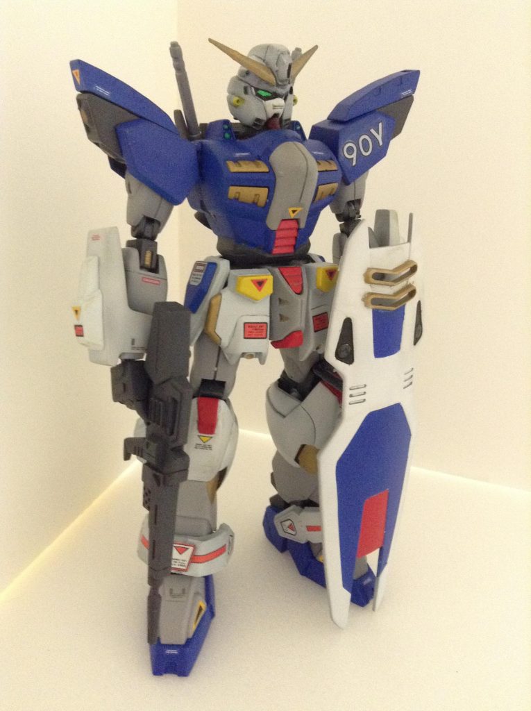 ノーマルのF90のビームライフルとシールド