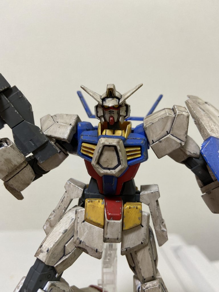 ランナーに番号が振られてない、謎パーツとガンダムマーカーで、フラットを再現しました。