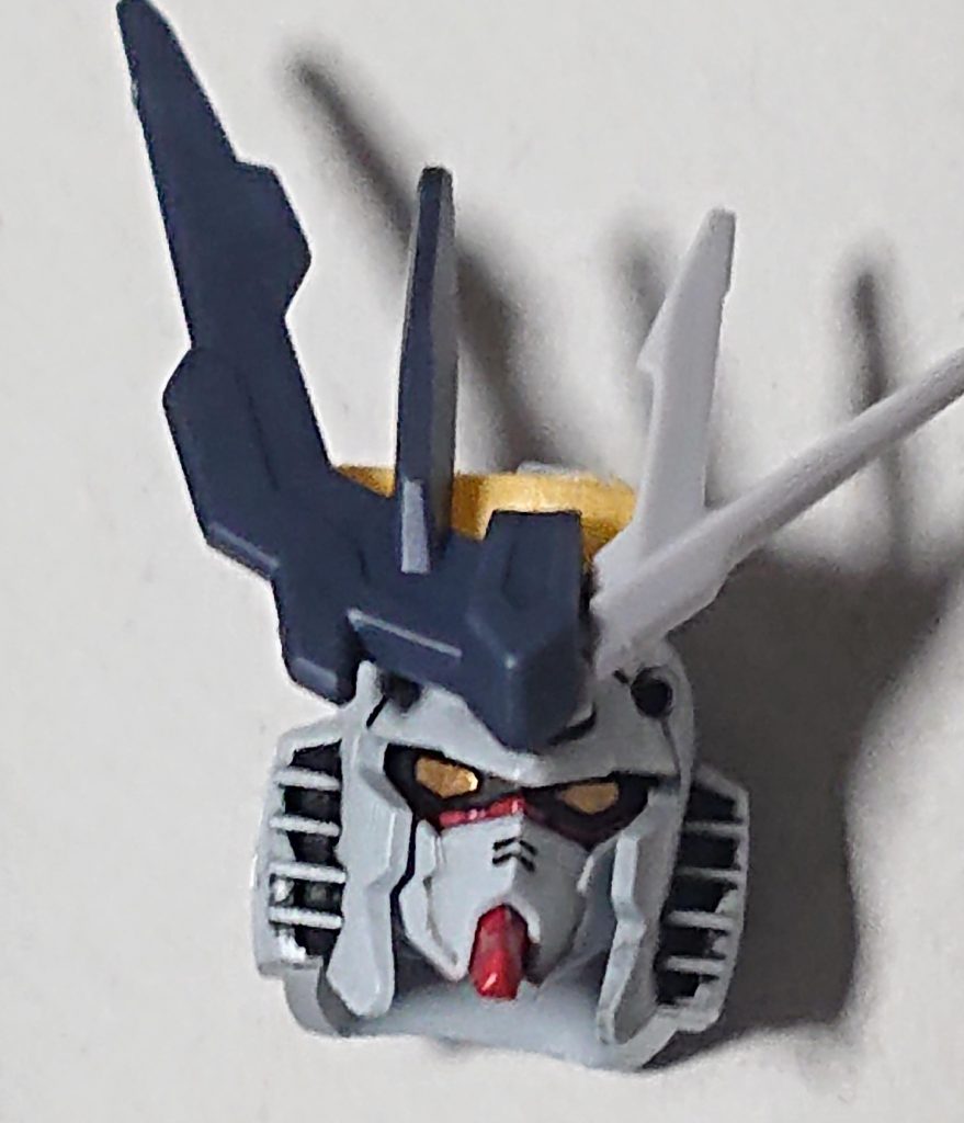 ベースガンダム、元がニューガンダム顔なので違和感がない。