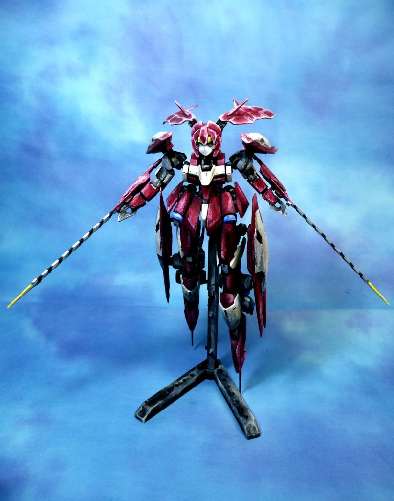 ジュリアンソードを手甲パーツの差し替えで取り付け出来ます。