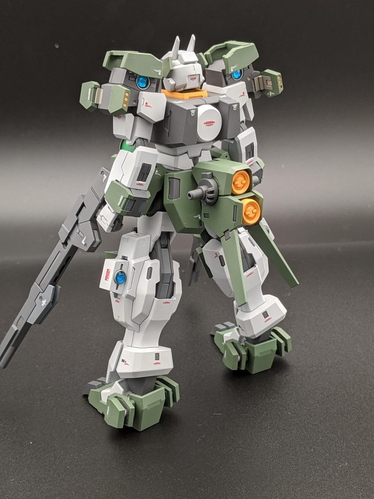 正面と比べると結構さみしい。