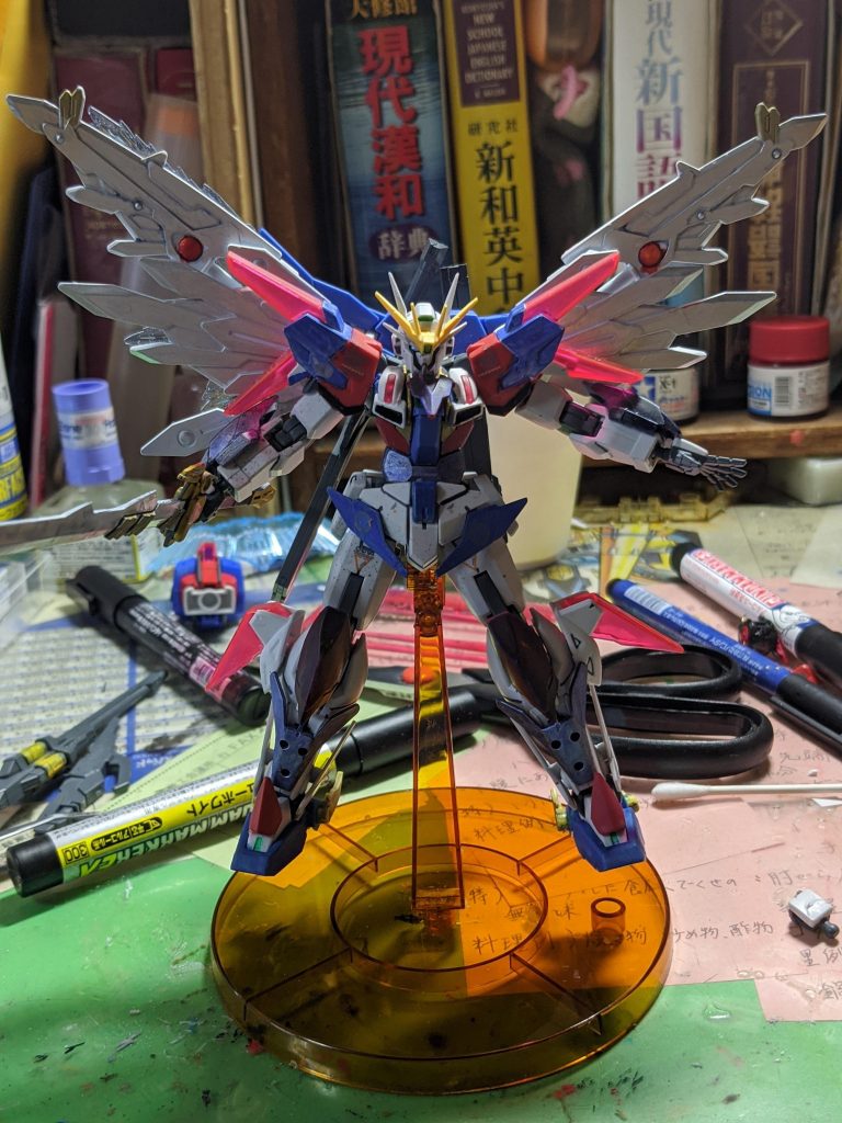 粒子制御に優れるクリスタルと、太陽炉3機による同時運用によってトランザムインフィニティを超えるトランザムインフィニティバーストが発動可能！！これは高濃度の圧縮粒子が粒子制御装置であるクリスタルによって更に濃度が上がりさながら刹那・F・セイエイがやった粒子化が可能である更にライザーソードのようなインフィニティバーストソードが可能である