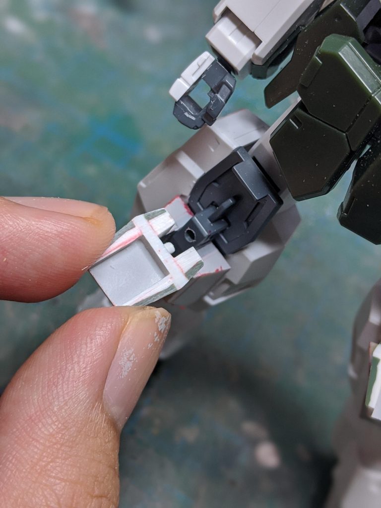 膝の分割です。ここだけはオスメスを作りました。