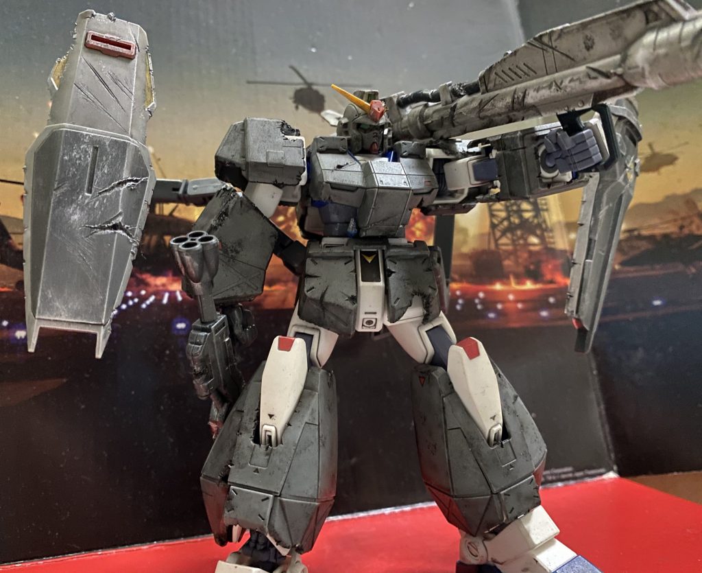 シールドも傷多めに