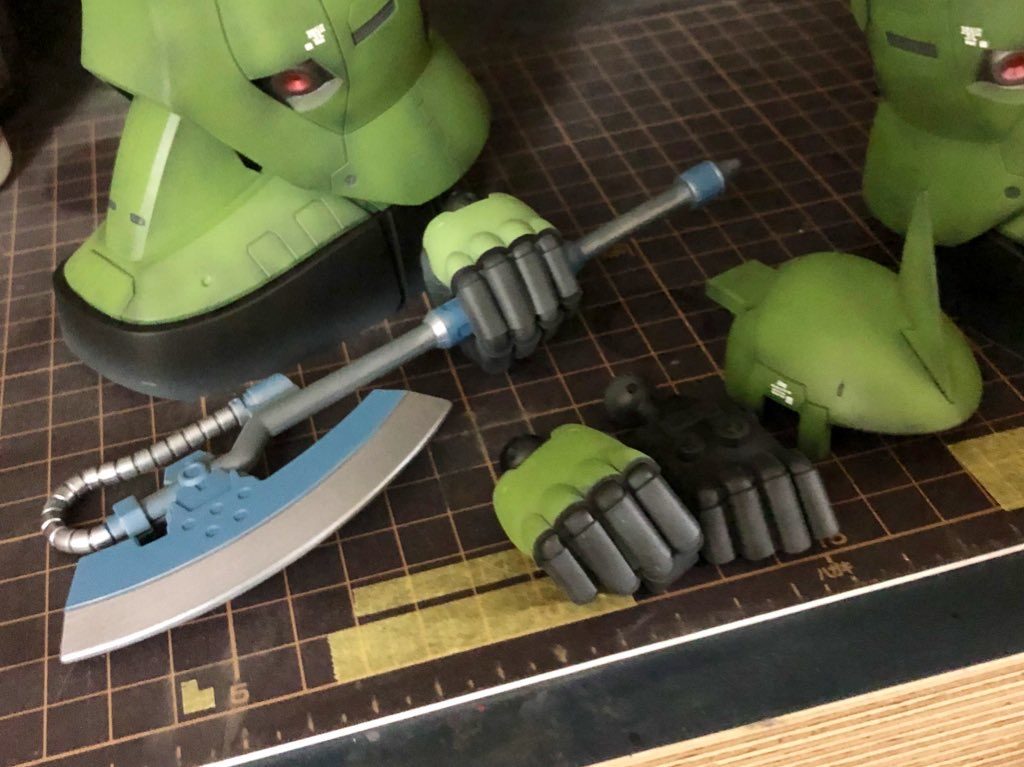 その他付属。
ヒートホークを腰にマウントできないのが唯一残念なところ。