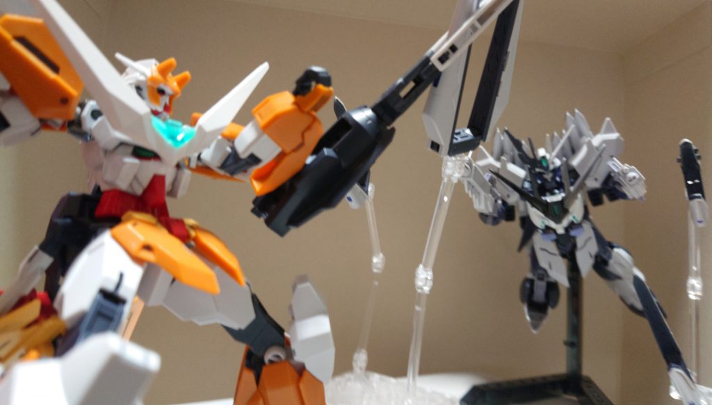 フェイクニュー・アイとサターン・Ｖの戦闘。