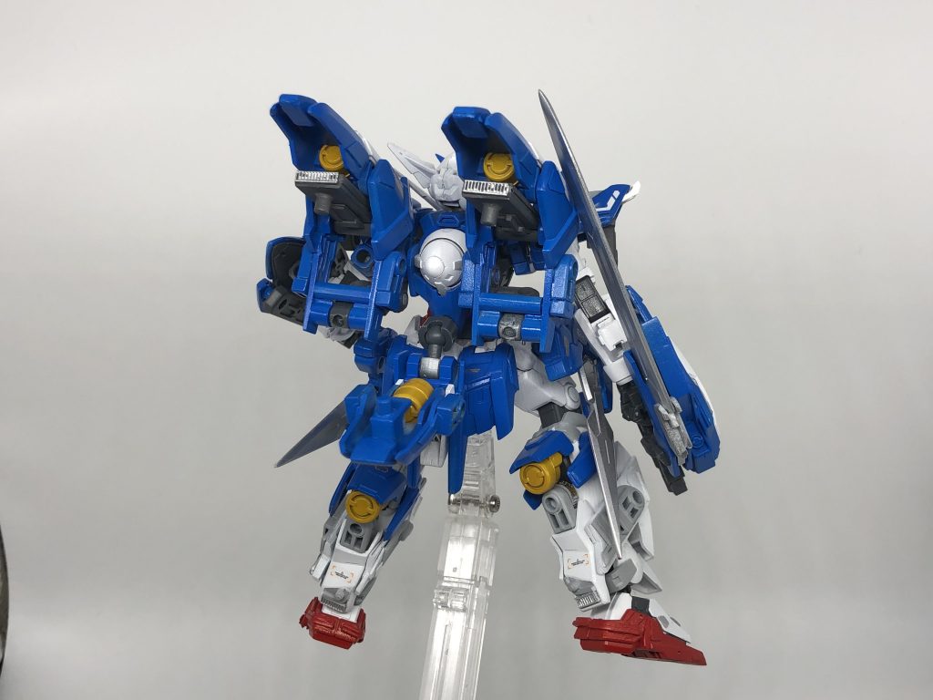 バックパックのギミックにはクロスアーマーシステムの際に展開して各ライザーの格納できます!( ´ ꒳ ` )ノ