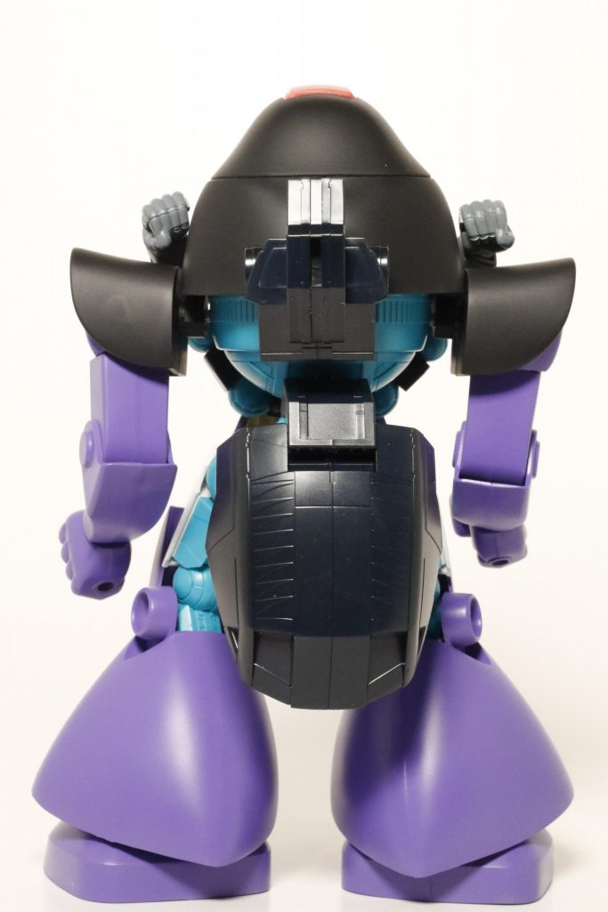 背面はなんかこう、パチ物感と安っぽさが出ていて好きです。