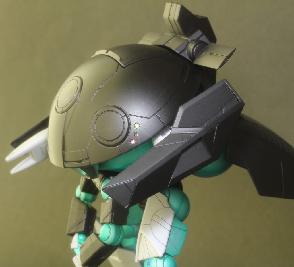 儀式的で好きじゃないのですが白と緑の部分にスミ入れしています。