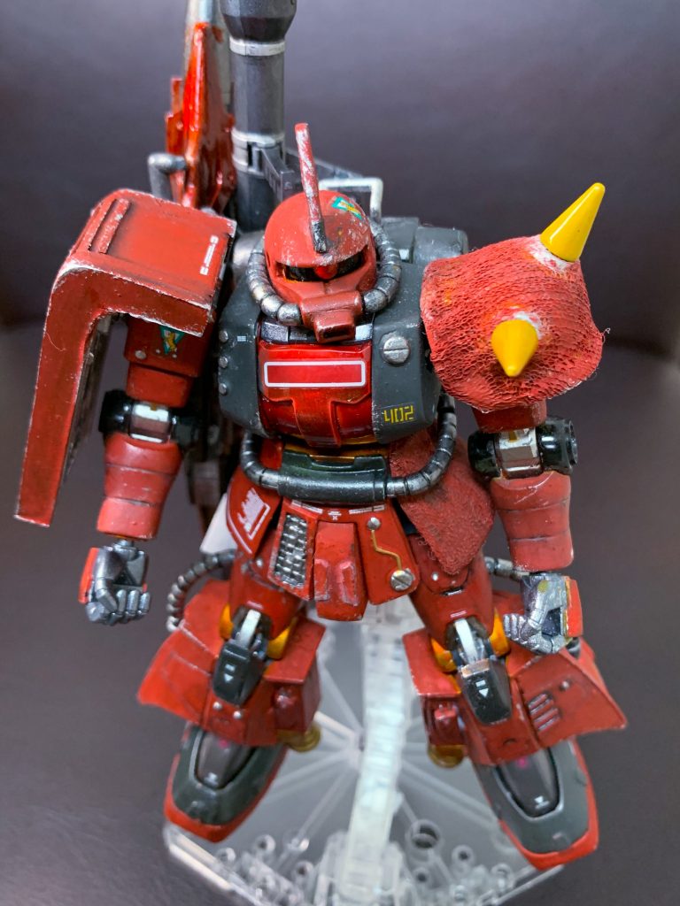 右肩アーマーはプラ板でちょい足ししています。