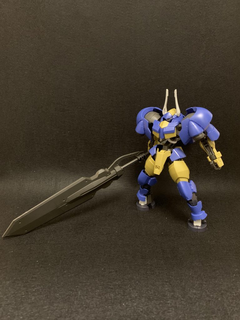 素組み。デザインがいいのに比較的シンプルなキットなのでいつかMG出ることを期待してます。