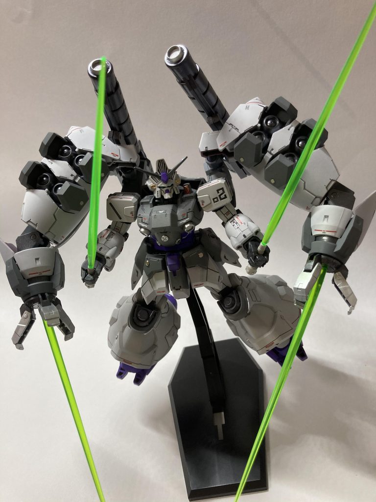 このように、フレキシブルオーガバインダーによりビームサーベルを4箇所使用することもできます。