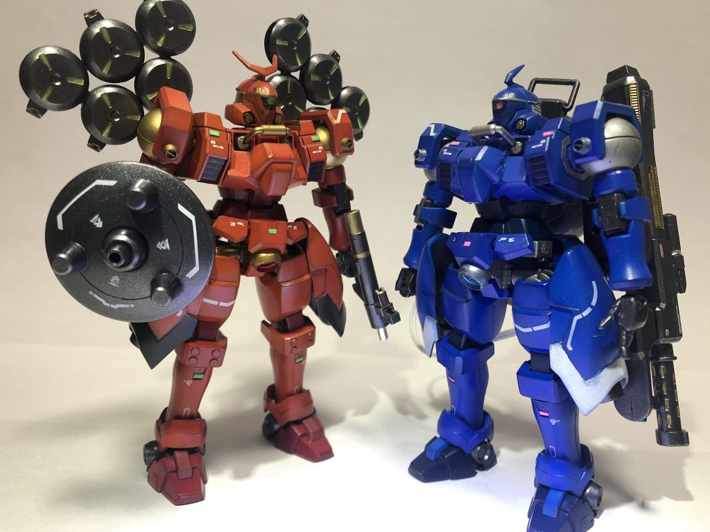 まずはフロント
ヴァイエイトは背負いものが重くて
どうやってものけぞってしまいます…
メリクリウスはグリーンチップ
ヴァイエイトはピンクチップでセンサー風にディティールアップ!