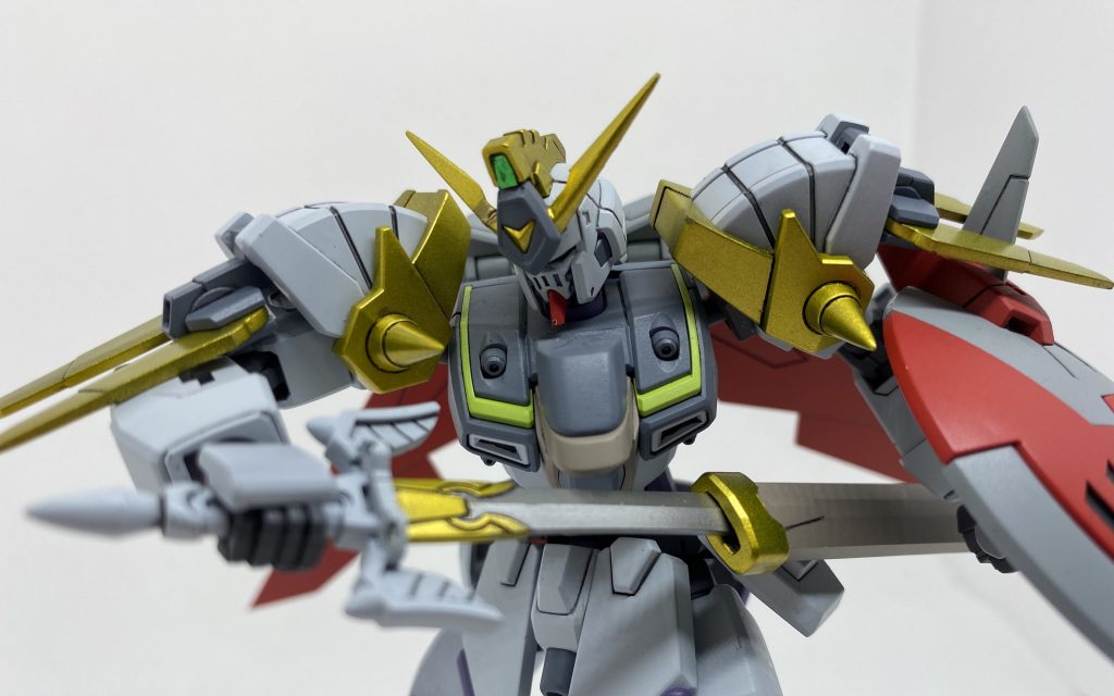 騎士といったら剣みたいなとこありますし、似合いますね！ただ本体のゴツさに負けて、剣が若干弱っちく見えるのがネック(^_^;)