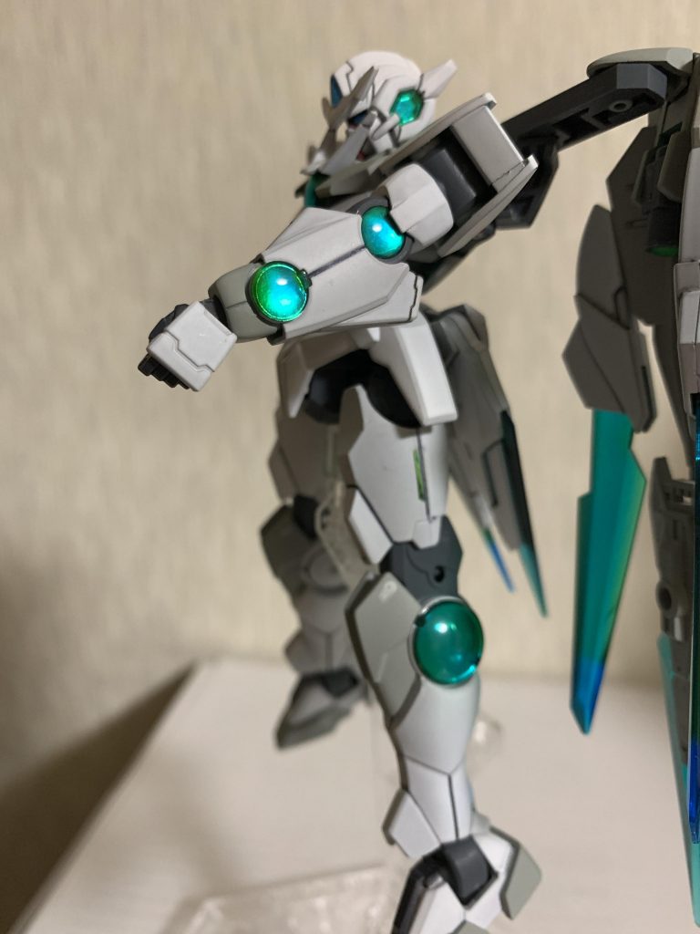 GNランスⅡを構えるにあたり角度つき持ち手を制作。これにより両手での構えが可能となりました
以下ポージング