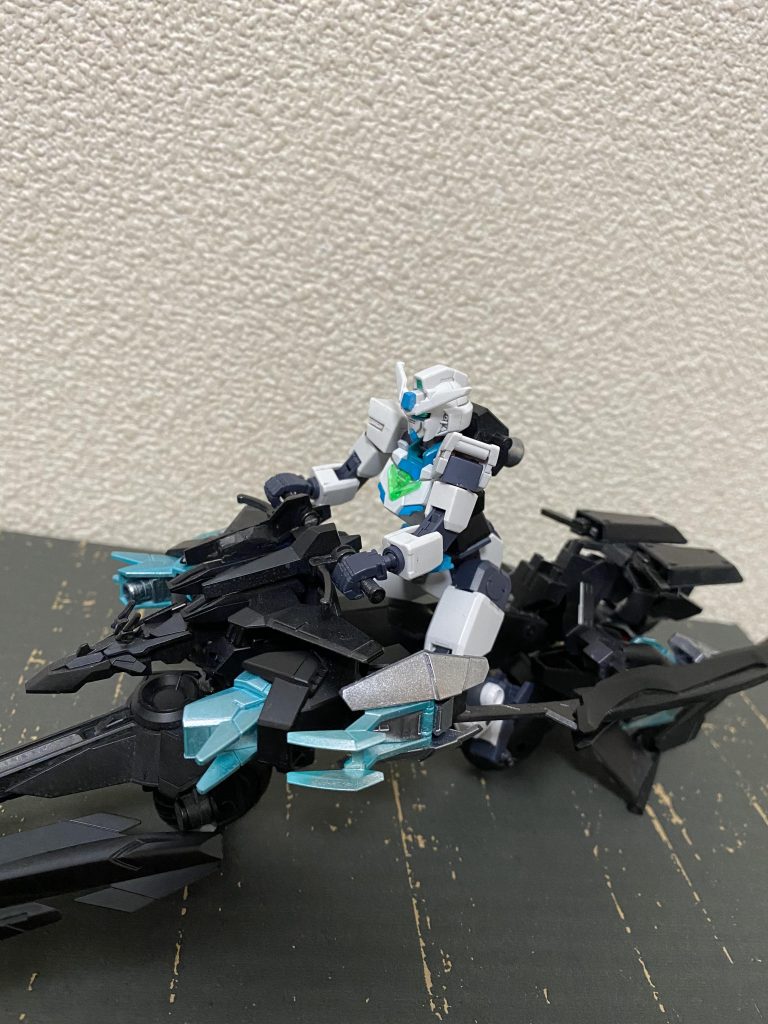 オルタナティブガンダムを乗せることもできます。