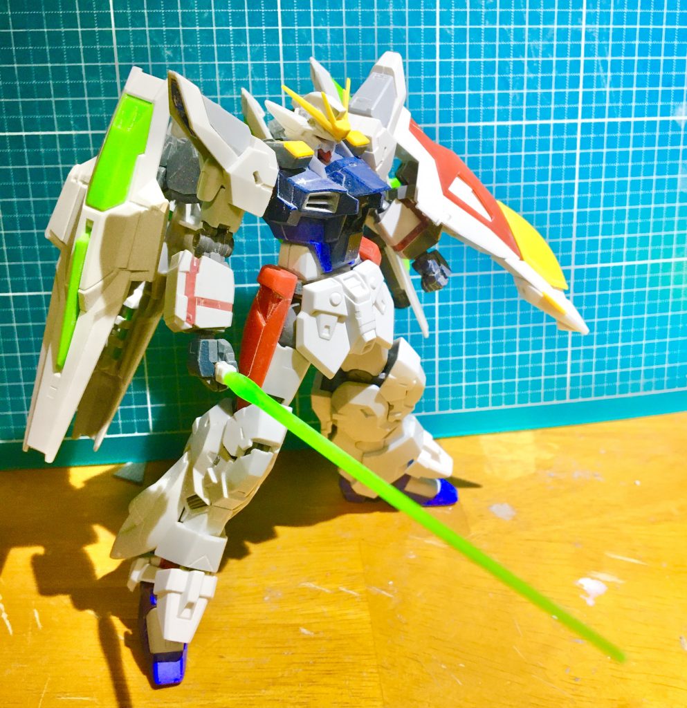 最終決定段階。
ハンドパーツをジェスタに変えた事で、サーベルユニットをジェミナスに置き換え。
ゼロシステムは完成後に接着させる方式にしたため、ここでは取り付けてません。