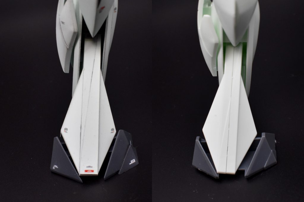 新旧足比較。
斜めのラインが入っている装甲部分のエッジがゆるかったので新たにプラ板から切り出して接着。右足つま先の装甲も同じく新造。
また、両足つま先をパテ盛りから削り出してシャープ化しています。