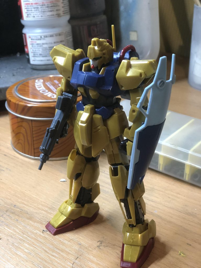 手、足、腰はほぼキットのままです。