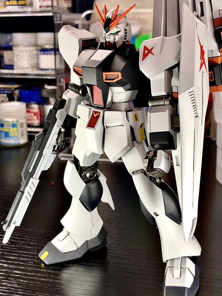 HGUC 1/144 逆襲のシャア RX-93 νガンダム–4枚目/制作者：JAM
