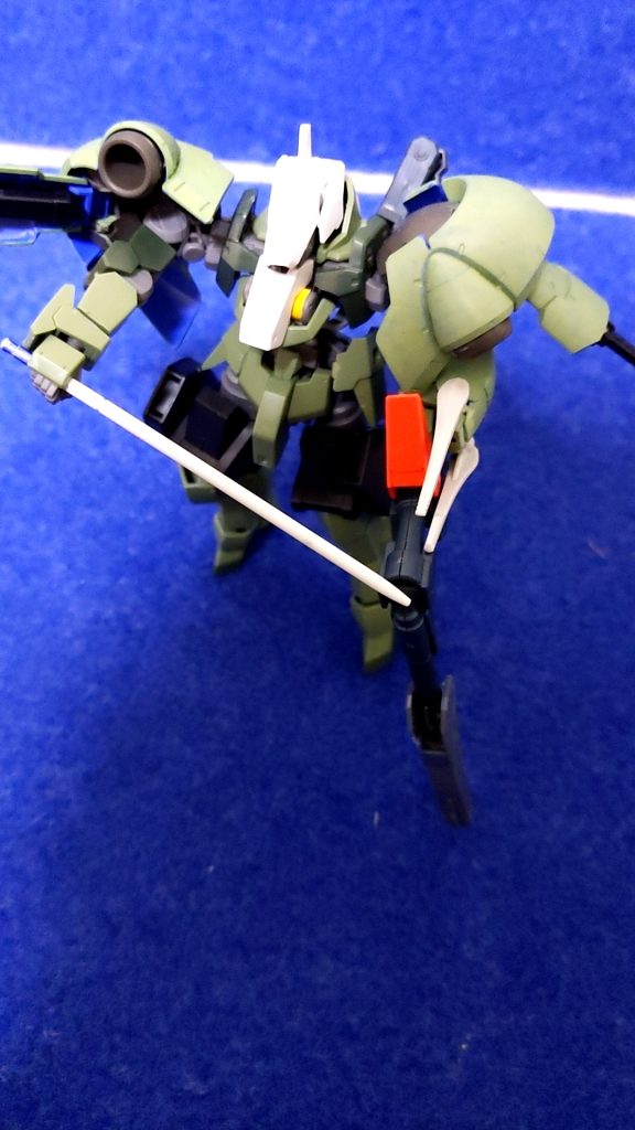 再装填時にはバレルを折り曲げて弾頭を入れます。