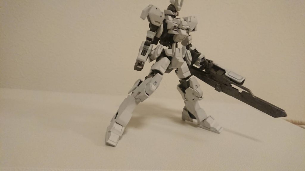 脚部はアスタロトを最小限まで削り
ナドレのパーツを切り貼りしてます
踵はプラ板とウヴァルの余剰パーツです