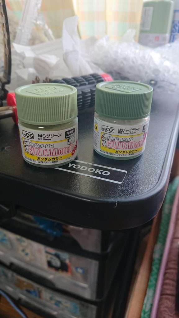 今回お世話になったのはこの２つ。サフすら吹いてない糞具合。