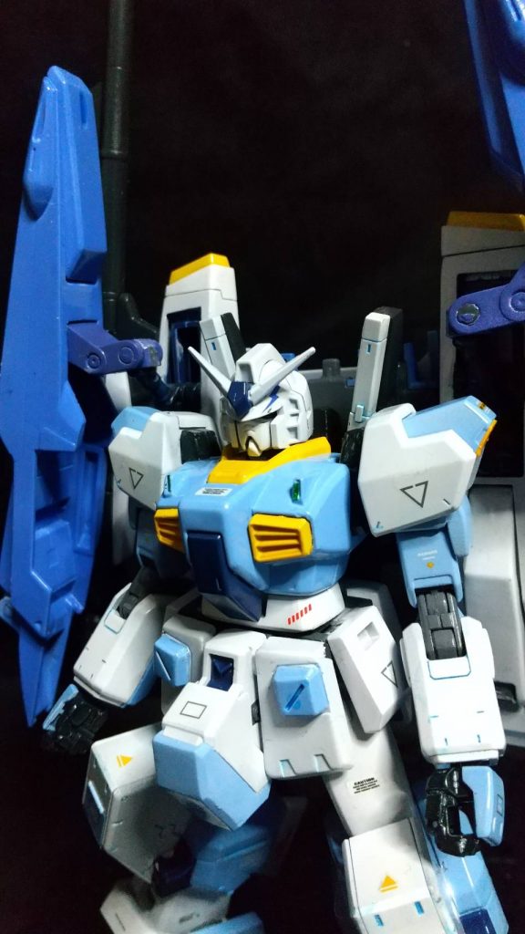 近代化改修を受けたガンダム MkⅡ をベースにいくつかのプランが提示された
本機はその一例である
高機動高火力を備えMK Ⅱに相性の良い Gディフェンサーを装着しヘイズルの下半身を装備した機体