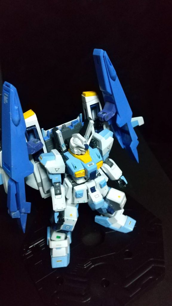 パイロットは NT ではないが動物的なカンを持った野獣のような連邦のエースパイロット。あのティターンズに配属されていた経歴をも持つ
その彼の搭乗する MS を半壊まで追いやった敵 MS に対抗できる機体。この短期間で用意できるのだろうか。